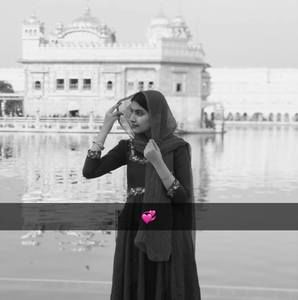 Meet your Posher, Vomika